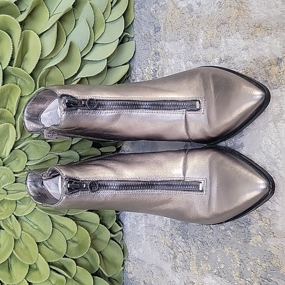 Sole Society Desiray Mettallic Zip Front Bootie - Picture 11 of 13